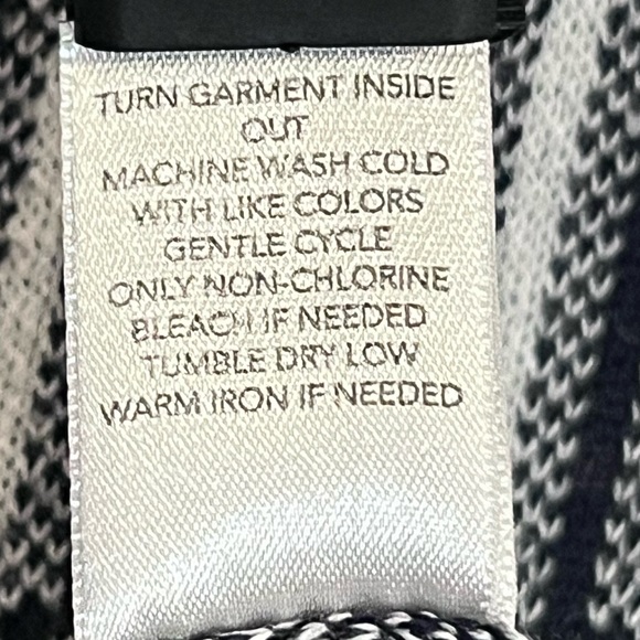 CJ Banks Navy and Gray Geometric Pattern Cardigan Sweater in Size 1X - Picture 14 of 14